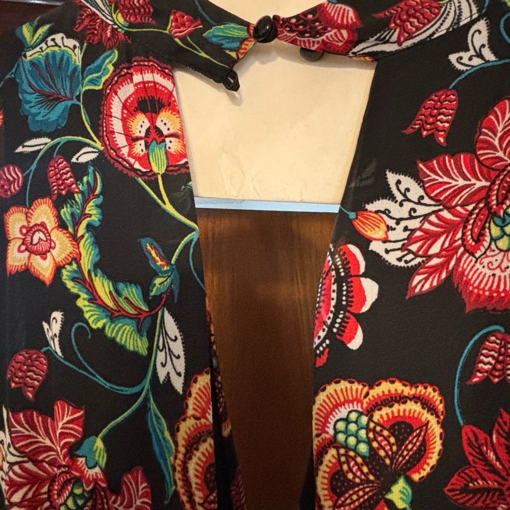 Floral Halter Dress with shorts overlay draped. I bought this for a summer event - Picture 3 of 4